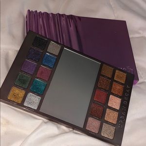 Urban Decay Sparkly Eyeshadow Palette